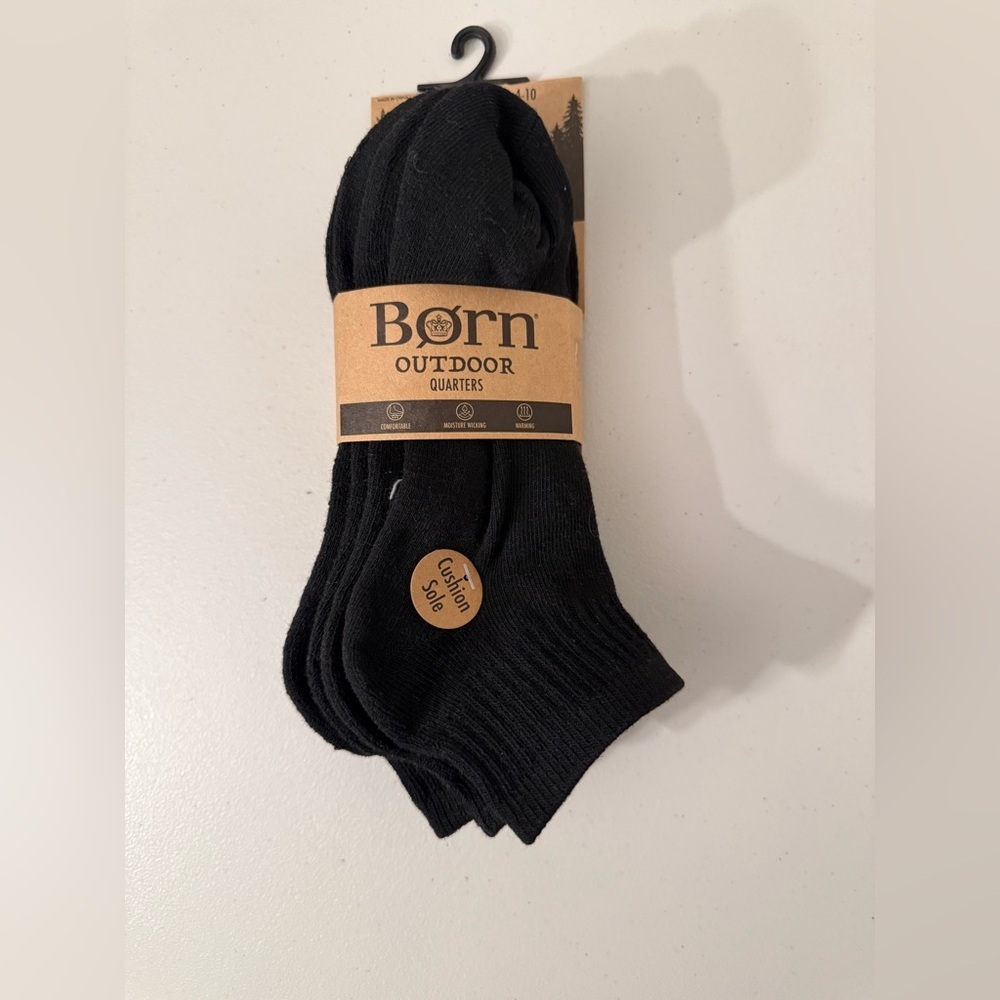 Born Outdoor Quarters Cushioned Black Socks